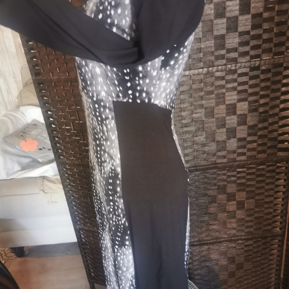 Ladies dress - Picture 3 of 4